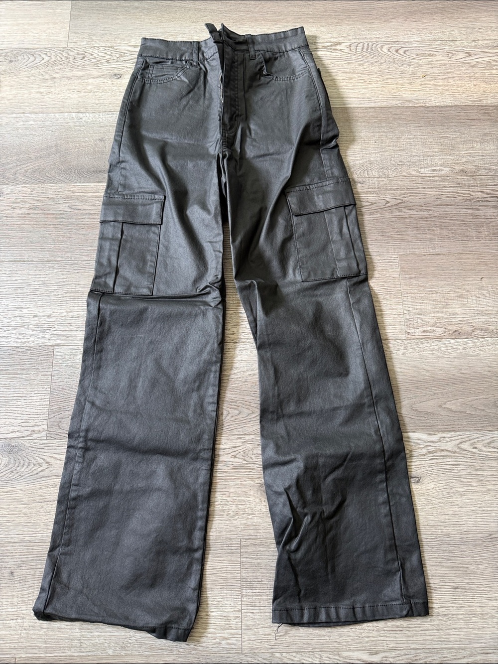 Boohoo Black Cargo Pants - Classic Utility Style
